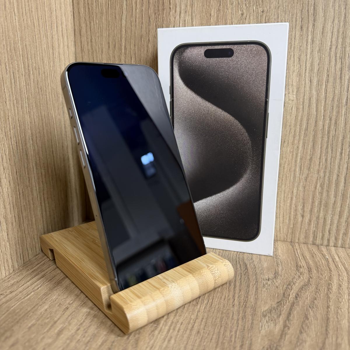 Apple iPhone 15 Pro Kártyafüggetlen 128 GB, 12 hó garancia, Újszerű