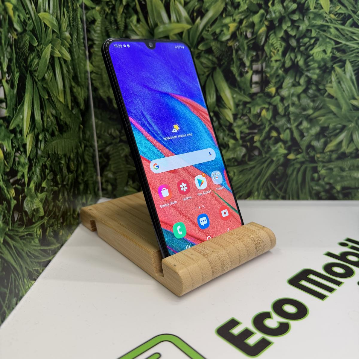 Samsung Galaxy A40 Kártyafüggetlen 64 GB, 12 hó garancia, Átlagos
