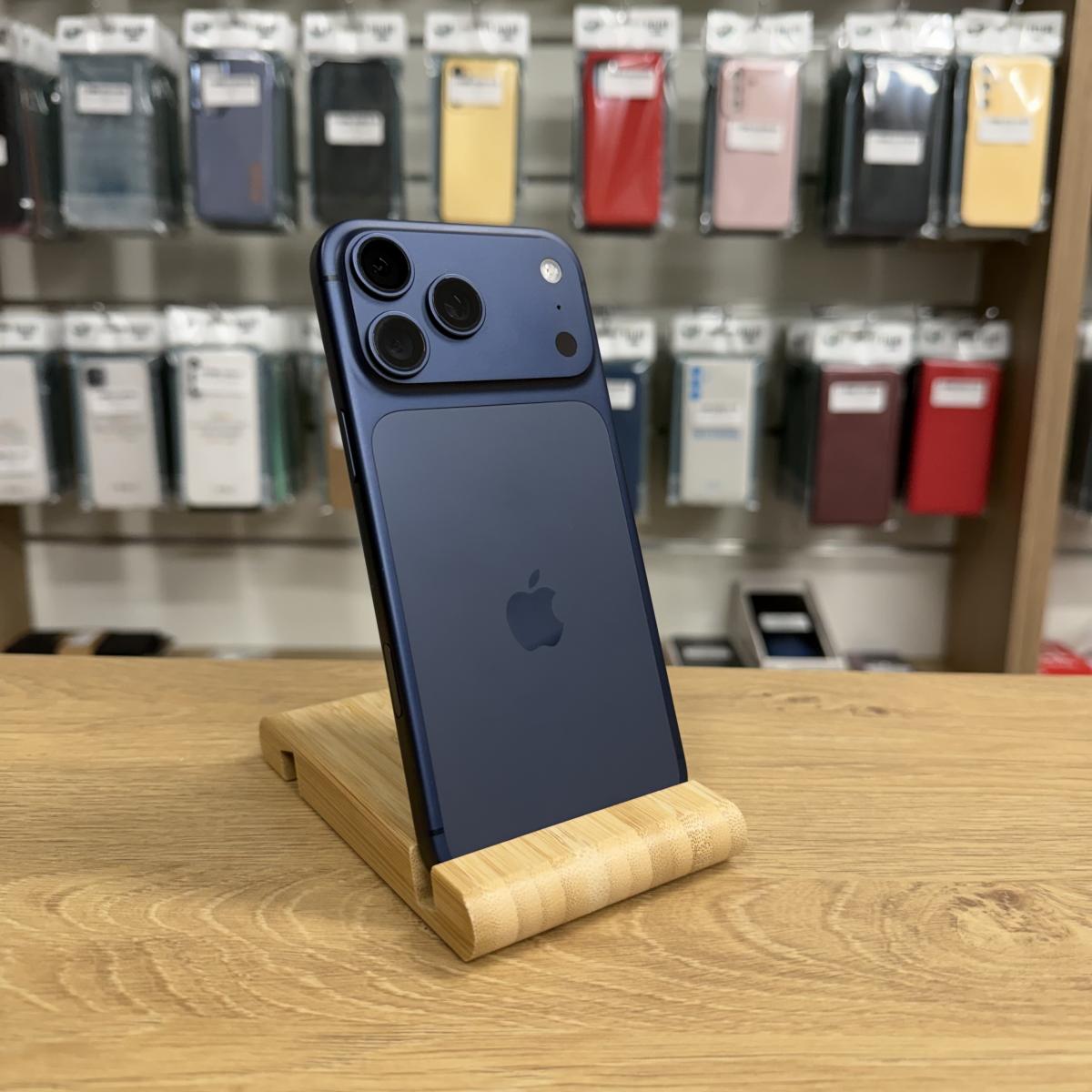 Apple iPhone 17 Pro Max Kártyafüggetlen 256 GB, 12 hó garancia, Újszerű