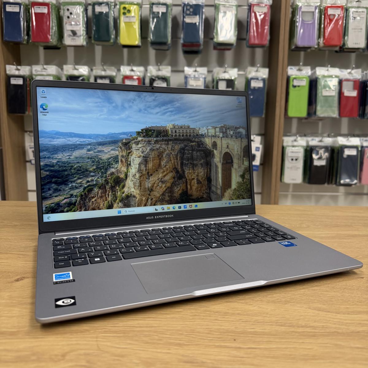 Asus Expertbook P1503CVA Wi-Fi , 12 hó garancia, Újszerű